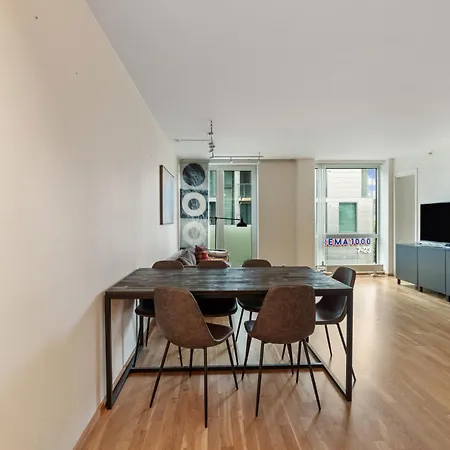 Bright, 2 Rooms, Walking Distance To Centre Apartment *