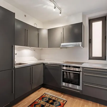 Apartment Bright, 2 Rooms, Walking Distance To Centre